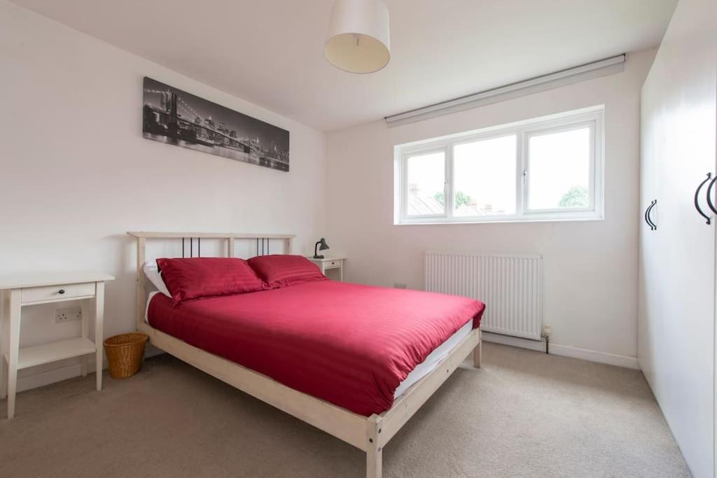 Lovely 2-Bed 15 Minutes To Central London Eksteriør bilde
