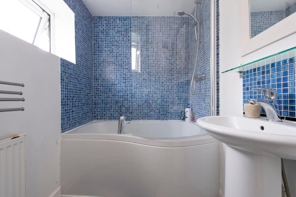 Lovely 2-Bed 15 Minutes To Central London Eksteriør bilde