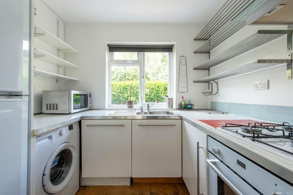 Lovely 2-Bed 15 Minutes To Central London Eksteriør bilde