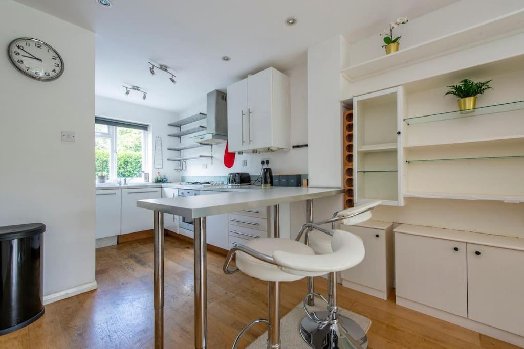 Lovely 2-Bed 15 Minutes To Central London Eksteriør bilde