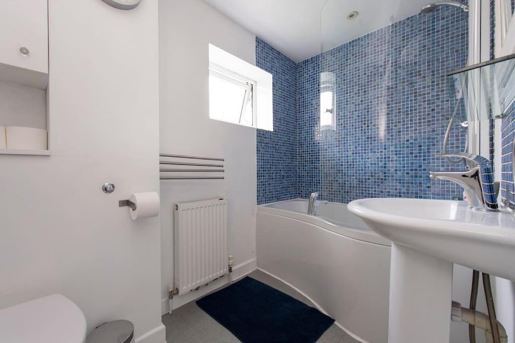 Lovely 2-Bed 15 Minutes To Central London Eksteriør bilde