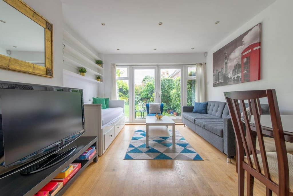 Lovely 2-Bed 15 Minutes To Central London Eksteriør bilde