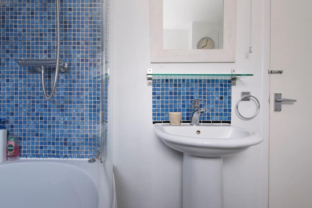 Lovely 2-Bed 15 Minutes To Central London Eksteriør bilde