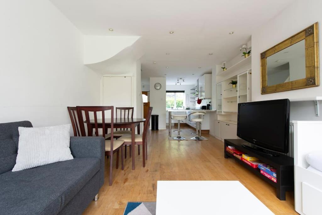Lovely 2-Bed 15 Minutes To Central London Eksteriør bilde