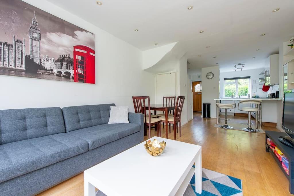 Lovely 2-Bed 15 Minutes To Central London Eksteriør bilde